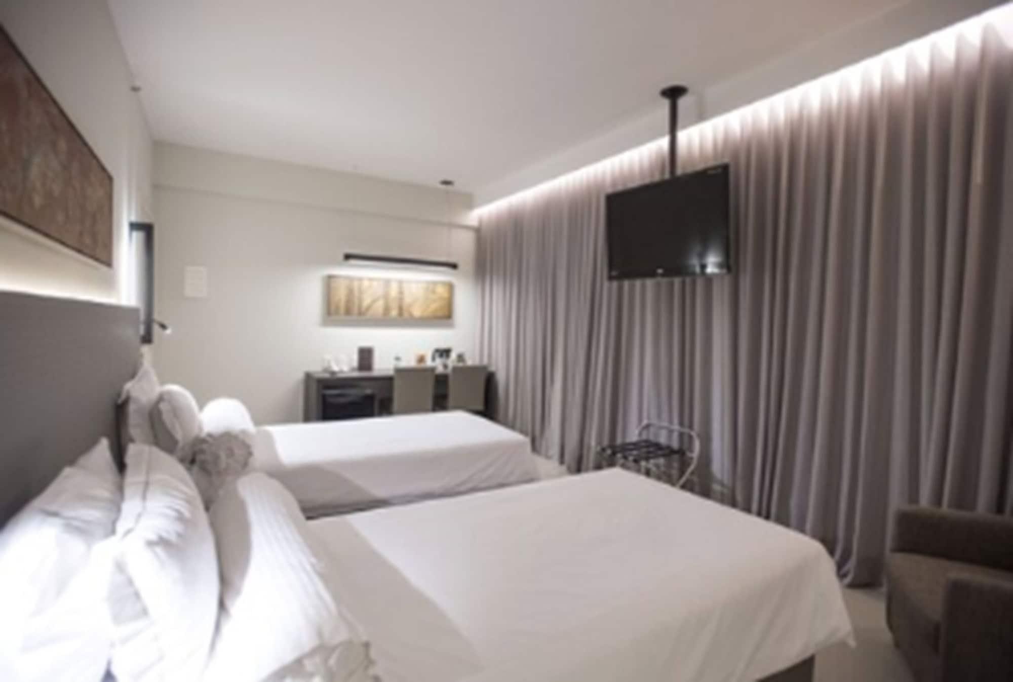 Royal Boutique Savassi Hotel Belo Horizonte Exterior photo A room at the hotel