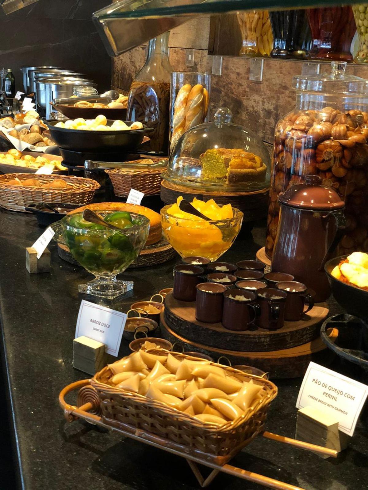 Royal Boutique Savassi Hotel Belo Horizonte Exterior photo A selection of desserts at a buffet