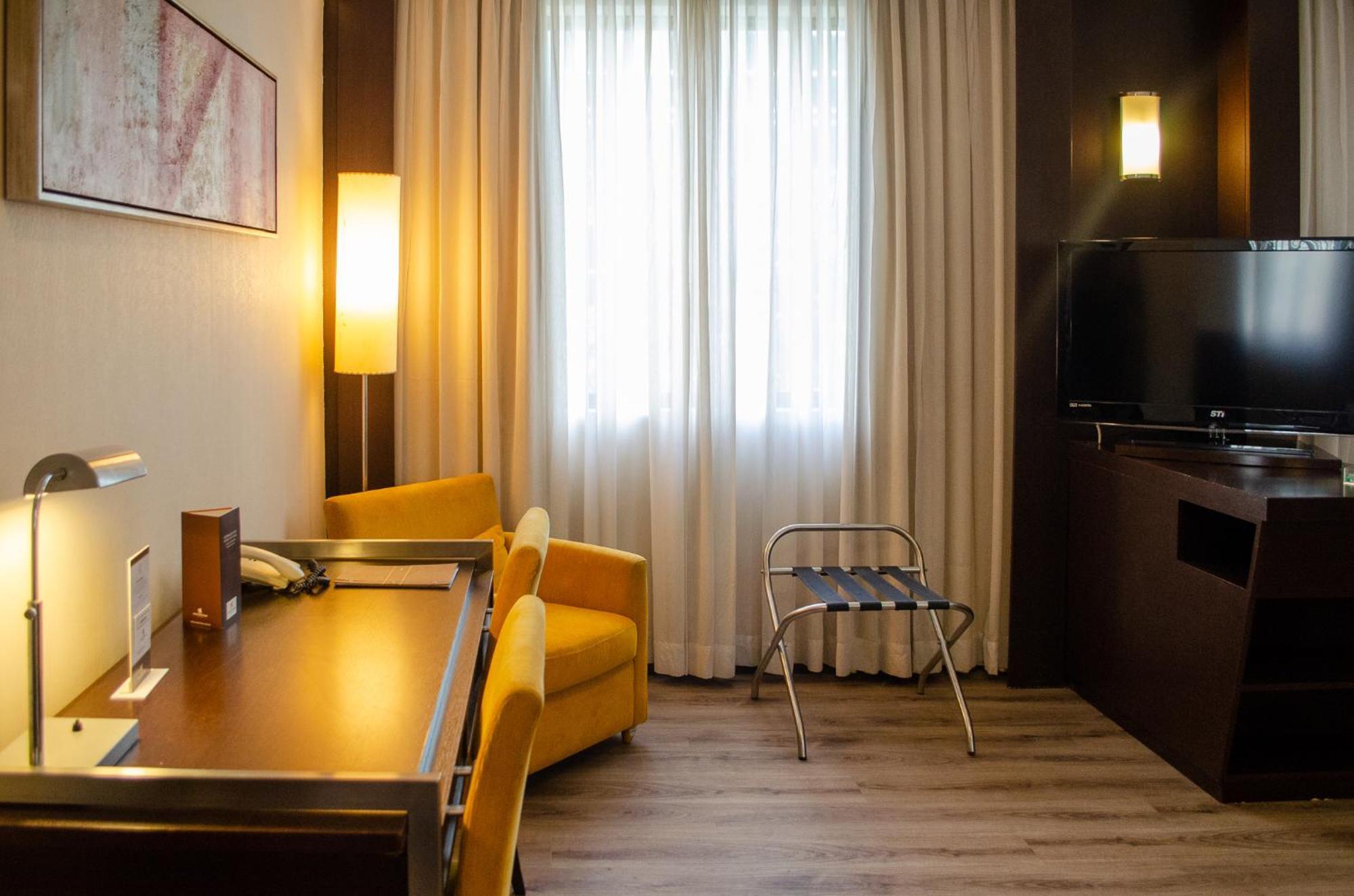 Royal Boutique Savassi Hotel Belo Horizonte Exterior photo A room at the hotel