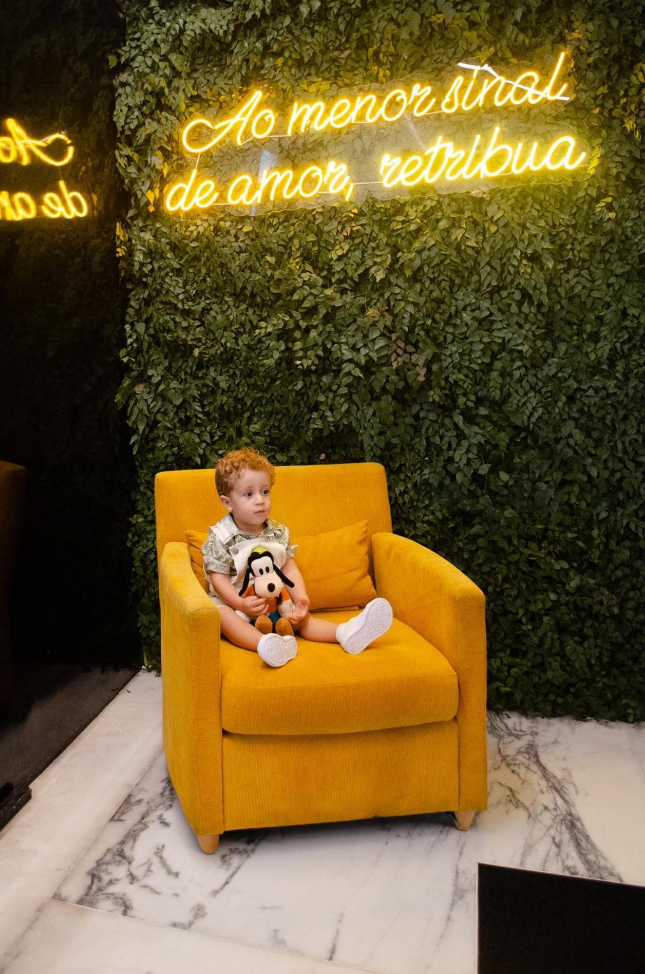 Royal Boutique Savassi Hotel Belo Horizonte Exterior photo A child with a Goofy plush