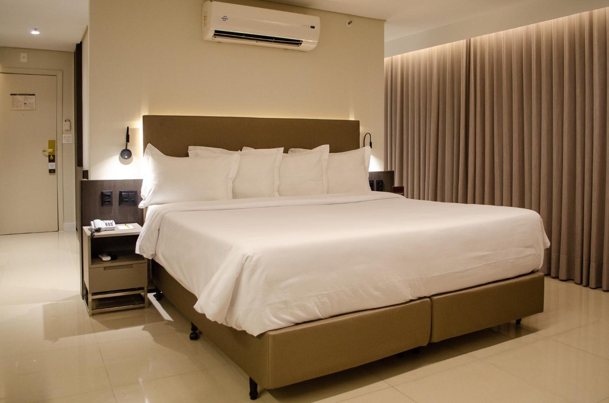 Royal Boutique Savassi Hotel Belo Horizonte Exterior photo A bedroom at the hotel